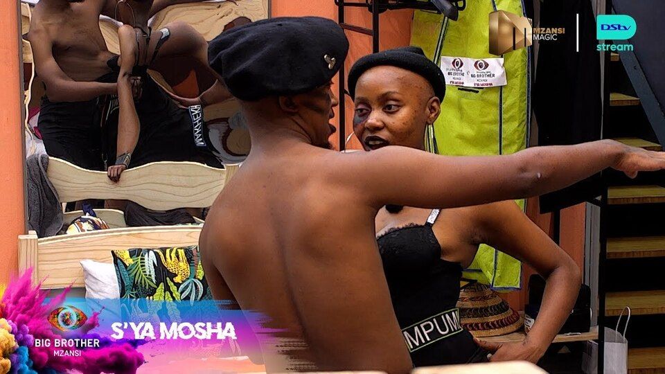 Day 46: Mpumi test drives Makhekhe's bed Image : 31325